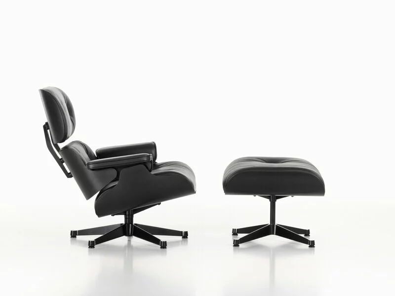 Vitra Poltrona Eames, Dimens. Classiche, Frassino Nero - Pelle Nera 4 Vitra Poltrona Eames, Dimens. Classiche, Frassino Nero - Pelle Nera - immagine 4