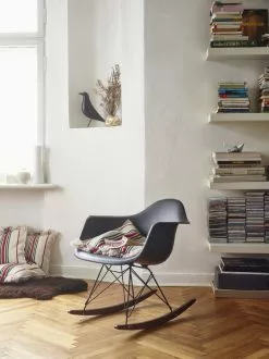 Vitra Sedia A Dondolo Eames RAR, Deep Black - Basic Dark - Acero Scuro 7 Vitra Sedia A Dondolo Eames RAR, Deep Black - Basic Dark - Acero Scuro -Sedie negozio 1097277 Eames Plastic Armchair RAR master