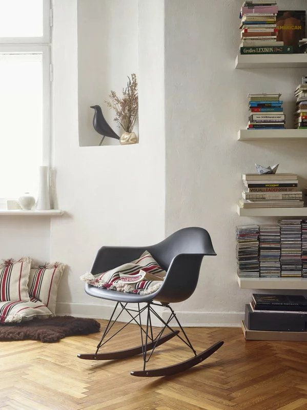 Vitra Sedia A Dondolo Eames RAR, Deep Black - Basic Dark - Acero Scuro 4 Vitra Sedia A Dondolo Eames RAR, Deep Black - Basic Dark - Acero Scuro - immagine 4