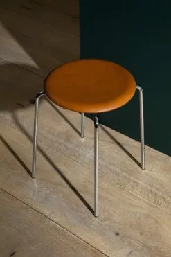Fritz Hansen Sgabello Dot, Pelle Noce - Cromo 7 Fritz Hansen Sgabello Dot, Pelle Noce - Cromo -Sedie negozio 14082 Happy Holidays 2019