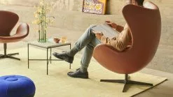 Fritz Hansen CM Pouf, Piccolo, Oltremare -Sedie negozio 17780 Planner Coffee Table Egg and Swan