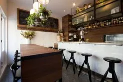 Artek Sgabello Da Bar Rocket, Nero 9 Artek Sgabello Da Bar Rocket, Nero -Sedie negozio 1838095 C The Toucan The Lion Frederica Carlet 6 master 1