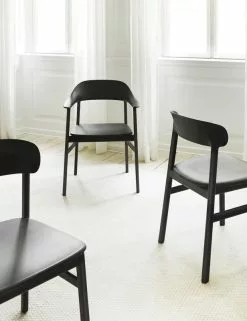 Normann Copenhagen Sedia Herit Con Braccioli, Rovere Nero - Pelle Nera -Sedie negozio 2020 Normann Copenhagen Herit Chair Armchair Black Black