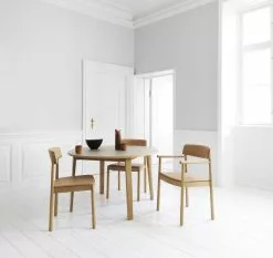 Normann Copenhagen Sedia Timb Con Braccioli, Naturale - Pelle Ultra Cammello 9 Normann Copenhagen Sedia Timb Con Braccioli, Naturale - Pelle Ultra Cammello -Sedie negozio 2020 Timb Chair Uph Tan Ultra Camel Slice Table 120 Linoleum Mushroom 01
