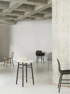 Normann Copenhagen Sgabello Da Bar Form, 65 Cm, Rovere Nero - Synergy 16 -Sedie negozio 2021 Form Chair Group 01 1