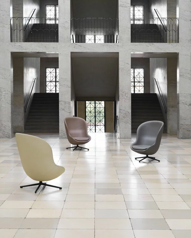 Normann Copenhagen Poltrona Hyg, Alta, Girevole E Reclinabile, Nero - Pelle Brandy 5 Normann Copenhagen Poltrona Hyg, Alta, Girevole E Reclinabile, Nero - Pelle Brandy - immagine 5