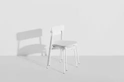 Petite Friture Sedia Fromme, Bianca 8 Petite Friture Sedia Fromme, Bianca -Sedie negozio 2022 12 PETITE FRITURE PACKSHOT M0810107 FROMME chair white 4V2 098