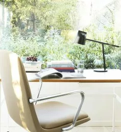 Normann Copenhagen Sedia Off 5 Ruote, Braccioli, Alluminio - Pelle Ultra Nera 10 Normann Copenhagen Sedia Off 5 Ruote, Braccioli, Alluminio - Pelle Ultra Nera -Sedie negozio 2022 Off Armchair Low 5W Gaslift Alu With Cushion Ultra 41584 Journal Desk White Momento Table Lamp Black