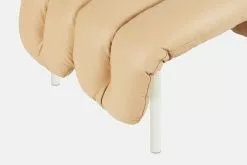 Hem Poggiapiedi Puffy, Pelle Sabbia - Acciaio Crema 5 Hem Poggiapiedi Puffy, Pelle Sabbia - Acciaio Crema -Sedie negozio 20294PuffyOttomanSandLeatherCreamPC02 059eae13 a5f1 4e8b b562 9fc7883e63b7 2048x2048