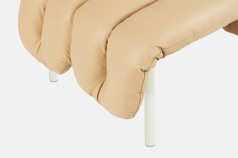 Hem Poggiapiedi Puffy, Pelle Sabbia - Acciaio Crema 3 Hem Poggiapiedi Puffy, Pelle Sabbia - Acciaio Crema - immagine 3