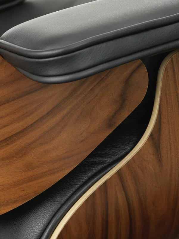 Vitra Poltrona Eames, Dimens. Classiche, Palissandro - Pelle Nera 2 Vitra Poltrona Eames, Dimens. Classiche, Palissandro - Pelle Nera - immagine 2