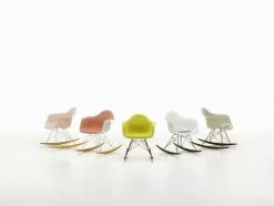 Vitra Sedia A Dondolo Eames RAR, Pale Rose - Cromo - Acero 9 Vitra Sedia A Dondolo Eames RAR, Pale Rose - Cromo - Acero -Sedie negozio 2806774 Eames Plastic Armchair RAR master