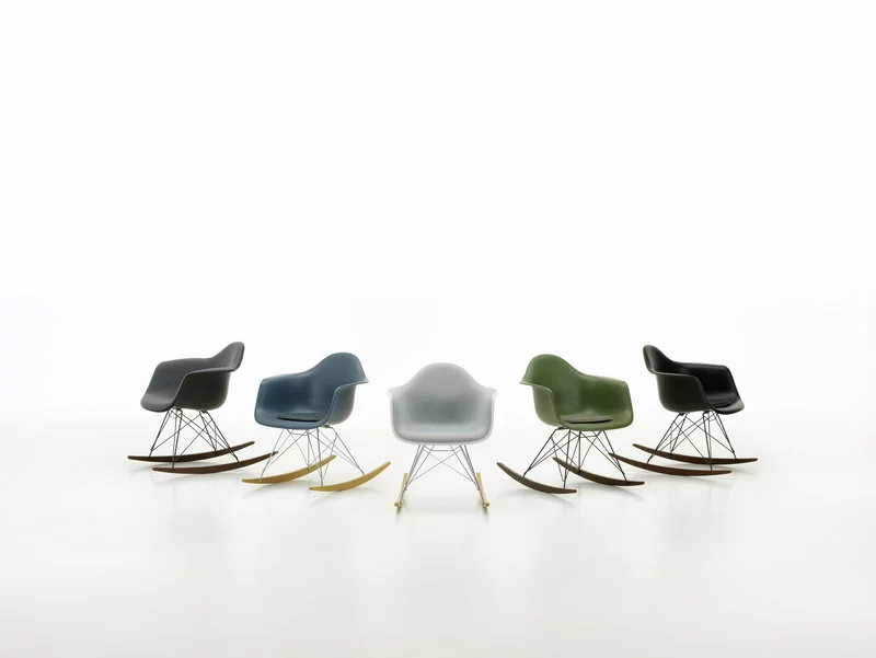 Vitra Sedia A Dondolo Eames RAR, Deep Black - Basic Dark - Acero Scuro 2 Vitra Sedia A Dondolo Eames RAR, Deep Black - Basic Dark - Acero Scuro - immagine 2