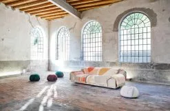 Vitra Poggiapiedi Bovist, Rosso Scuro -Sedie negozio 3060784 Vitra Bergamo Pressereise 2019 0244 master 1