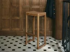 Artek Sgabello Da Bar Atelier, 75 Cm, Nero 11 Artek Sgabello Da Bar Atelier, 75 Cm, Nero -Sedie negozio 5076883 Atelier Bar Stool oak 75cm photo Erik Undehn 3 master 1
