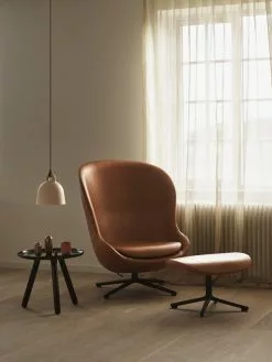 Normann Copenhagen Poltrona Hyg, Alta, Girevole, Nero - Pelle Ultra Brandy 9 Normann Copenhagen Poltrona Hyg, Alta, Girevole, Nero - Pelle Ultra Brandy -Sedie negozio 603830 Normann Copenhagen Hyg Lounge Chair High 4L Swivel Black Alu Ultra Leather 02