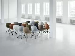Normann Copenhagen Sedia Hyg Con 5 Ruote, Girevole, Alluminio - Synergy 16 -Sedie negozio 603 Normann Copenhagen Hyg Chair Group 01 2