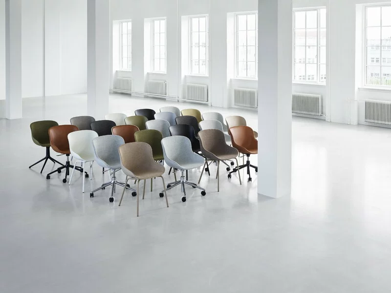 Normann Copenhagen Sedia Hyg Con 5 Ruote, Girevole, Nero - Pelle Ultra Brandy 3 Normann Copenhagen Sedia Hyg Con 5 Ruote, Girevole, Nero - Pelle Ultra Brandy - immagine 3