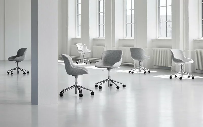 Normann Copenhagen Sedia Hyg Con 5 Ruote, Girevole, Alluminio - Synergy 16 - immagine 4