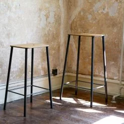 Frama Sgabello Adam, 76 Cm, Rovere - Nero Opaco 8 Frama Sgabello Adam, 76 Cm, Rovere - Nero Opaco -Sedie negozio 65Framashelf iso 2