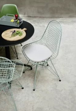 Vitra Sedia Wire Chair DKR, Eames Sea Foam Green -Sedie negozio 6829424 Wire Chair DKR EPC Side Chair DSR Soft Seats Outdoor Belleville Table Toolbox RE v fullbleed 1440xrole