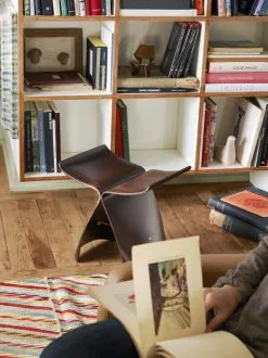 Vitra Sgabello Butterfly Stool, Palissandro 6 Vitra Sgabello Butterfly Stool, Palissandro -Sedie negozio 92291 Butterfly Stool master