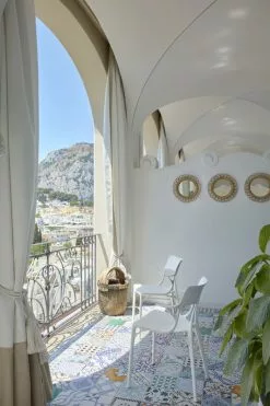 Kartell Sedia A.I., Bianca -Sedie negozio AI 01 role