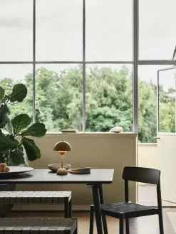 &Tradition Panca Betty TK4, Nera -Sedie negozio ATD Retail 2020 Betty TK1 TK4 Flowerpot VP9 In Between SK5