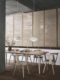 &Tradition Sedia In Between SK2, Rovere Oliato - Fjord 251 -Sedie negozio ATD campaign 2019 Inbetween SK2 SK6 Flowerpot VP7 light