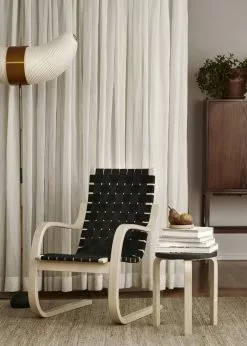 Artek Poltrona Aalto 406, Betulla - Fettuccia Nera/marrone 11 Artek Poltrona Aalto 406, Betulla - Fettuccia Nera/marrone -Sedie negozio Artek 406 armchair 60 Stool Riikka Kantinkoski 1