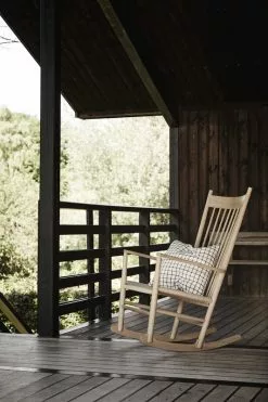 Fredericia Sedia A Dondolo J16, Rovere Saponato 11 Fredericia Sedia A Dondolo J16, Rovere Saponato -Sedie negozio BMhus J16 16000