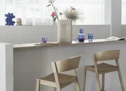 Muuto Sgabello Da Bar Cover 75 Cm, Nero -Sedie negozio Cover bar stool 75 oak raise carafe glass indigo ridge h35 off white muuto org 1