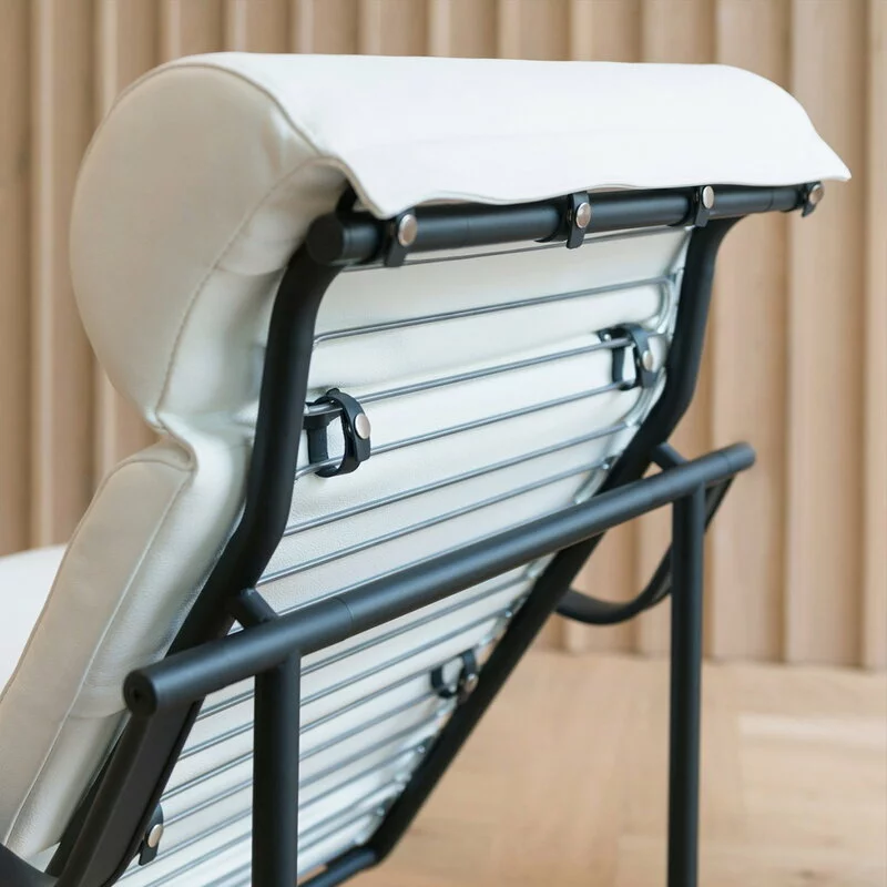 Yrjö Kukkapuro Poltrona Remmi, Nero - Pelle Bianca 4 Yrjö Kukkapuro Poltrona Remmi, Nero - Pelle Bianca - immagine 4