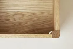 Form & Refine Cassapanca A Line, 111 Cm, Rovere Oliato Chiaro 8 Form & Refine Cassapanca A Line, 111 Cm, Rovere Oliato Chiaro -Sedie negozio F R A Line Storage Bench white oak detail