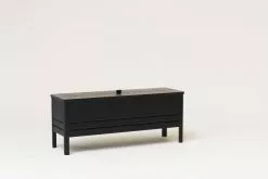 Form & Refine Cassapanca A Line, 111 Cm, Rovere Tinto Nero 8 Form & Refine Cassapanca A Line, 111 Cm, Rovere Tinto Nero -Sedie negozio F R A line Storage Bench Black stained Oak Perspective
