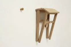 Form & Refine Sgabello Pieghevole Angle, Rovere Oliato Bianco -Sedie negozio F R angle brass hook oak angle stool oak