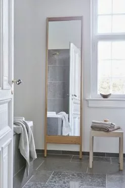 Form & Refine Sgabello Lightweight, Rovere Oliato Bianco -Sedie negozio FR Bathroom A Line Mirror Lightweight stool