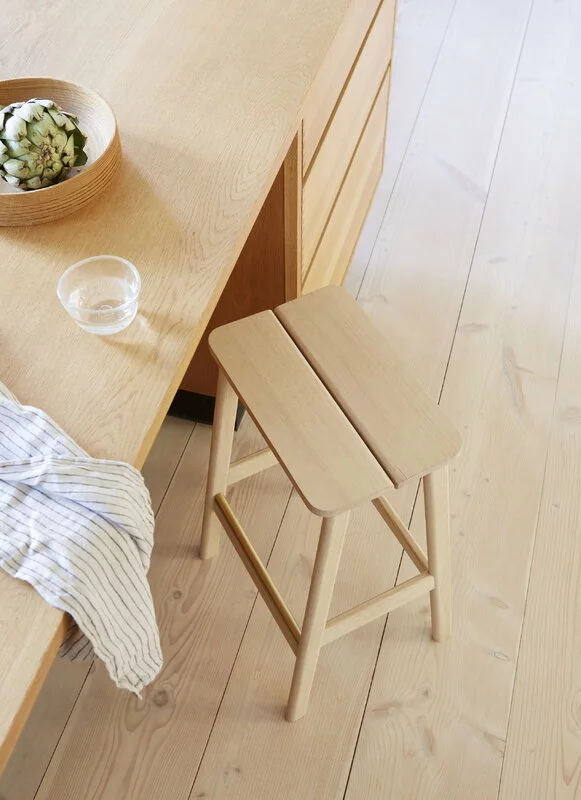 Form & Refine Sgabello Da Bar Angle 75 Cm, Rovere Oliato Bianco 4 Form & Refine Sgabello Da Bar Angle 75 Cm, Rovere Oliato Bianco - immagine 4