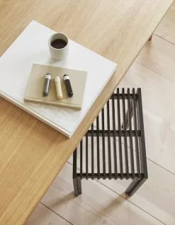 Form & Refine Sgabello Lightweight, Rovere Tinto Nero -Sedie negozio FR Office Lighweight Stool