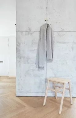 Form & Refine Sgabello Pieghevole Angle, Rovere 10 Form & Refine Sgabello Pieghevole Angle, Rovere -Sedie negozio Form Refine 16 entre high angle stool oak