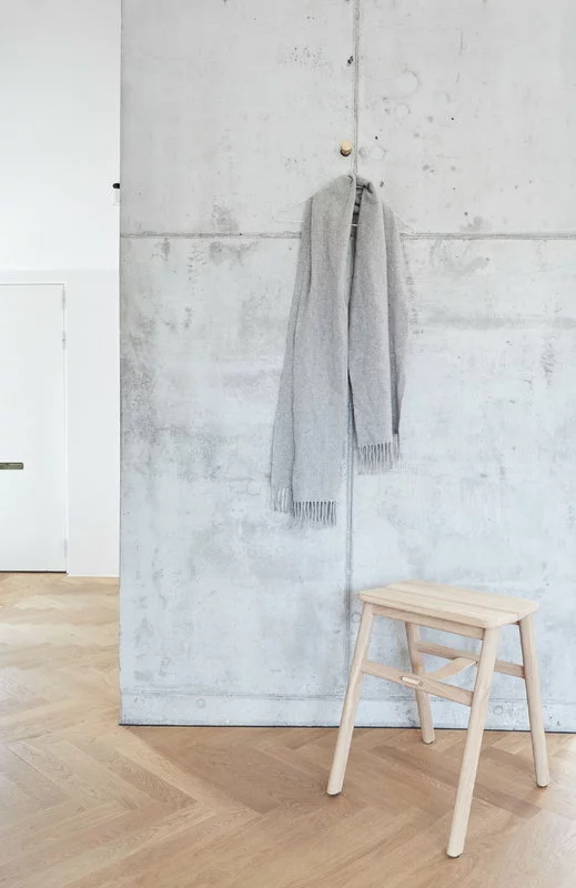 Form & Refine Sgabello Pieghevole Angle, Rovere 5 Form & Refine Sgabello Pieghevole Angle, Rovere - immagine 5