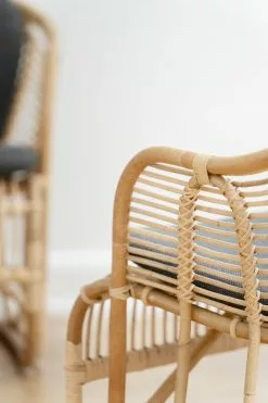 Sika-Design Poltrona Swing, Rattan Naturale - Grigio Scuro 11 Sika-Design Poltrona Swing, Rattan Naturale - Grigio Scuro -Sedie negozio KL 16 SU Swing Armrest Closeup