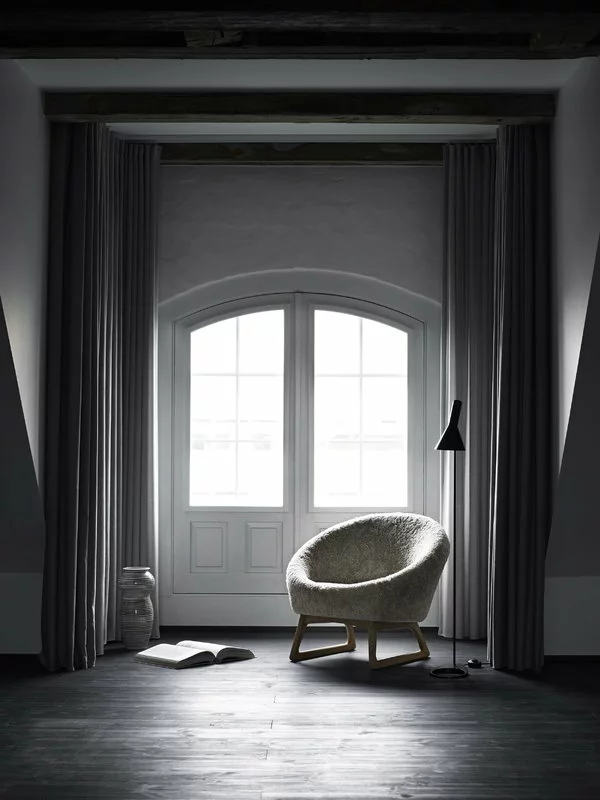Klassik Studio Poltrona Tub, Pelle Di Pecora Moonlight - Rovere Oliato 4 Klassik Studio Poltrona Tub, Pelle Di Pecora Moonlight - Rovere Oliato - immagine 4
