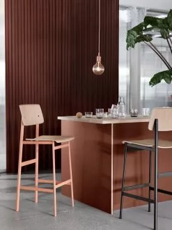Muuto Sgabello Da Bar Loft 65 Cm, Nero -Sedie negozio Loft bar stool dusty rose black E27 terracotta Corky closer org 1