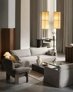 Menu Poltrona Brasilia, Rovere Tinto Scuro - Pelle Di Pecora Root -Sedie negozio MENU Offset Loose Cover Hashira Pendant Interconnect Candle Holder Brasilia Lounge Chair Plinth Torso Table Lamp The Eclipe