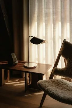 Menu Poltrona Knitting Chair, Noce - Pelle Di Pecora Sahara -Sedie negozio MENU Wing Table Lamp Androgyne Lounge Table Knitting Lounge Chair