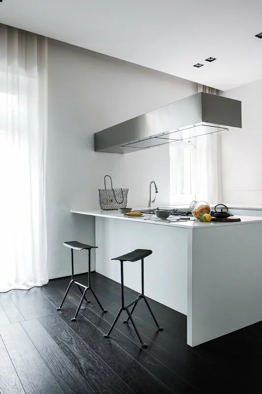 Magis Sgabello Da Bar Officina, Alto, Antracite - Nero 2 Magis Sgabello Da Bar Officina, Alto, Antracite - Nero - immagine 2