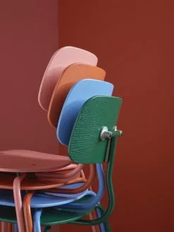 Montana Furniture Sedia Kevi 2060, Pine -Sedie negozio Montana KEVI Stacked Mix Rhubarb Hokkaido Azure Pine Detail 02 H