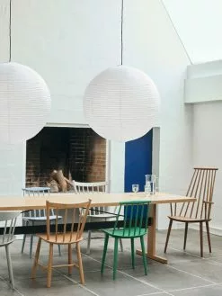 Hay Sedia J41, Grigio Caldo 9 Hay Sedia J41, Grigio Caldo -Sedie negozio Passerelle Table L300xW95xH74 wb lacquered oak tabletop frame and edge black powder coated crossbar J Series family Rice Paper Shade dia80 classic white 02role