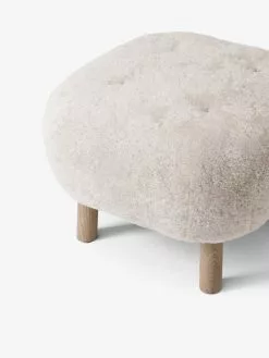 &Tradition Poltrona E Pouf Little Petra, Moonlight - Rovere Oliato Bianco -Sedie negozio Pouf ATD1 Sheepskin Moonlight Oak TR69112914 VS